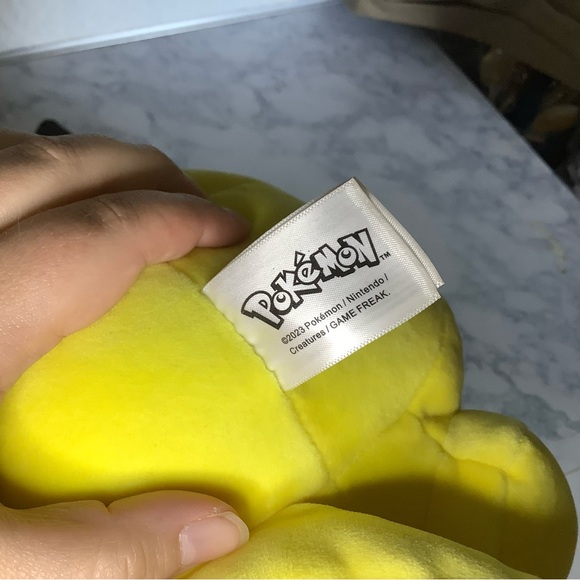 < Pokémon 2023 Pichu Super Soft Plush Like New > - Picture 5 of 6